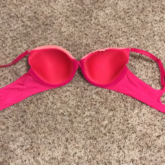 VS - matching bra (36C)/thong (OS) - never worn - Picture 11 of 16